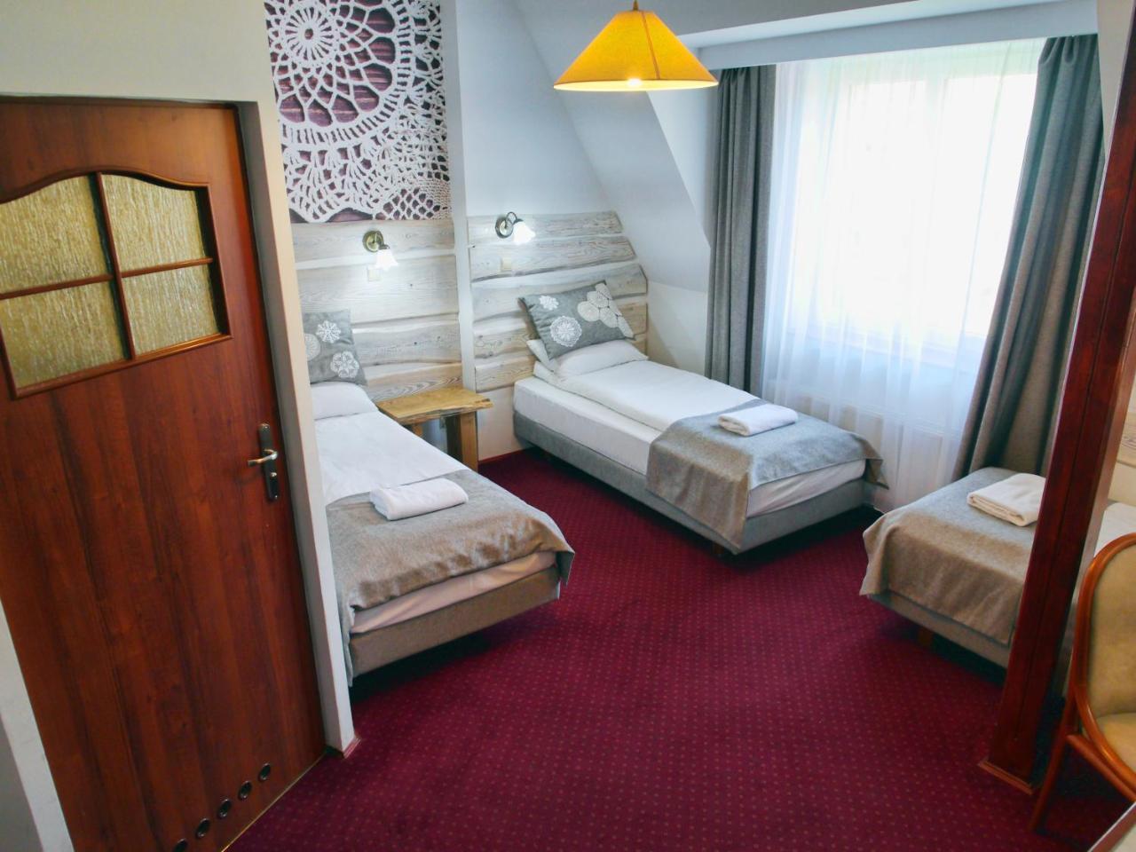 Dwor Wapowce Hotel Exterior foto